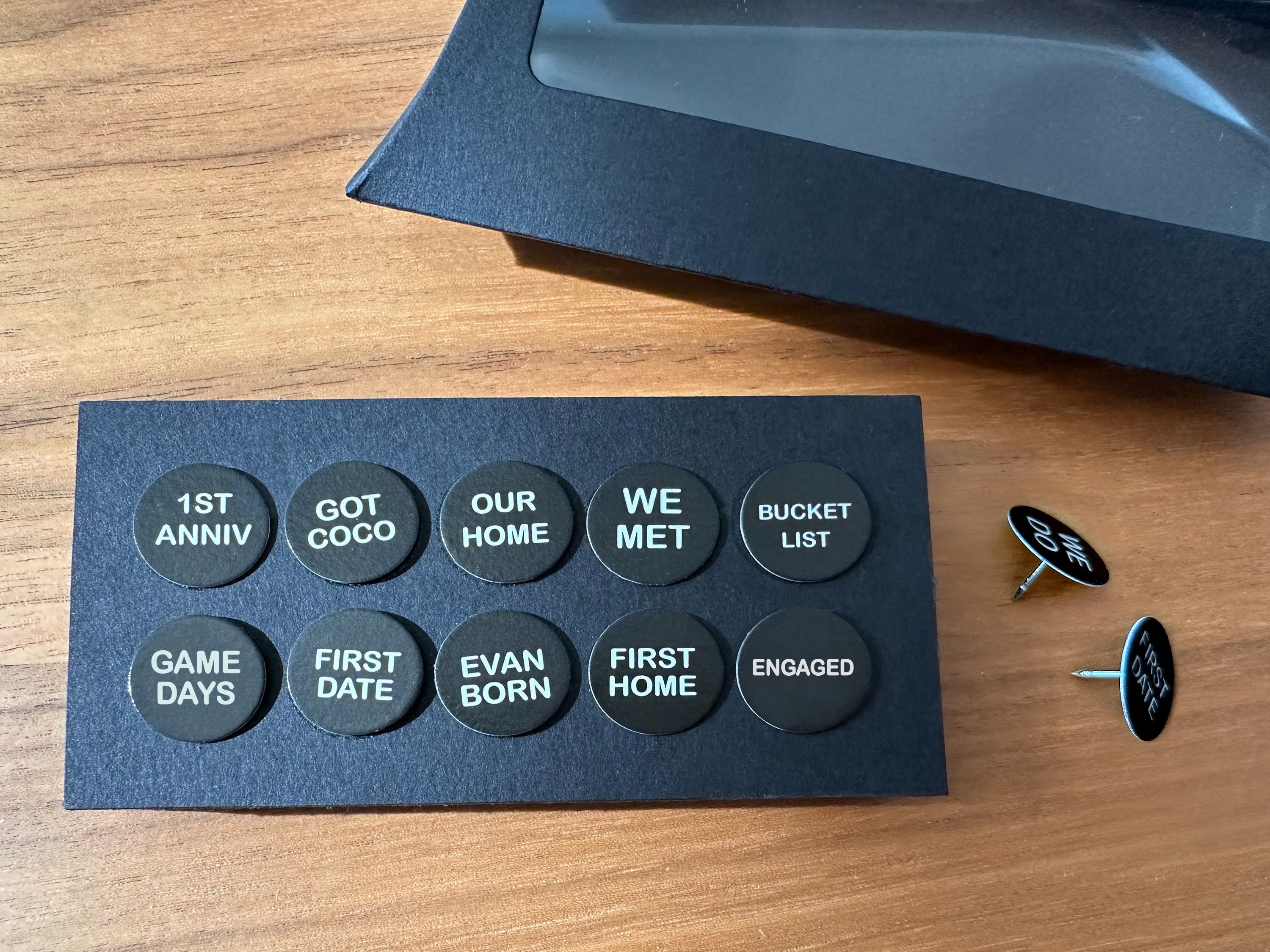Extra push pins